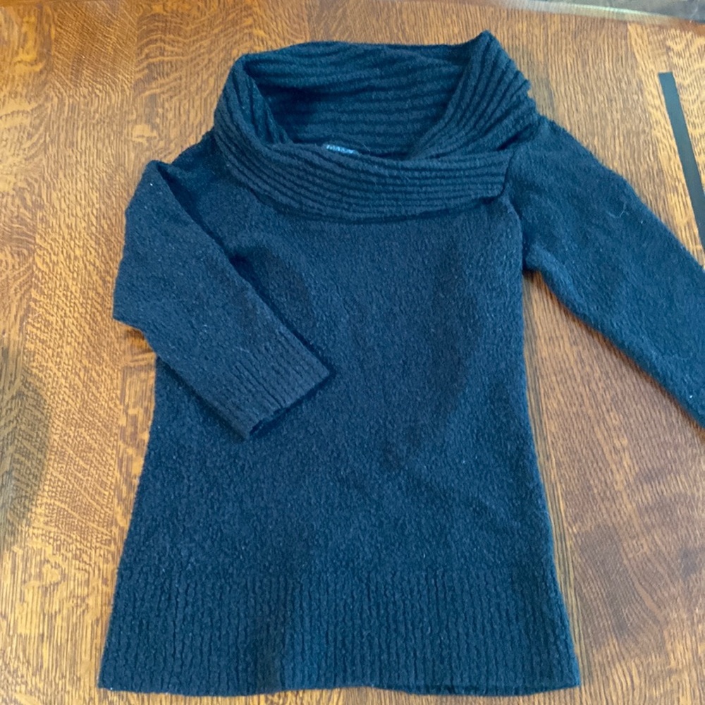 Half sleeve sweater